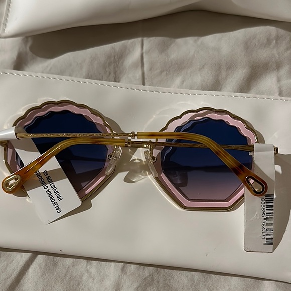 Chic Chloe seashell Sunglasses for Women - Picture 3 of 5